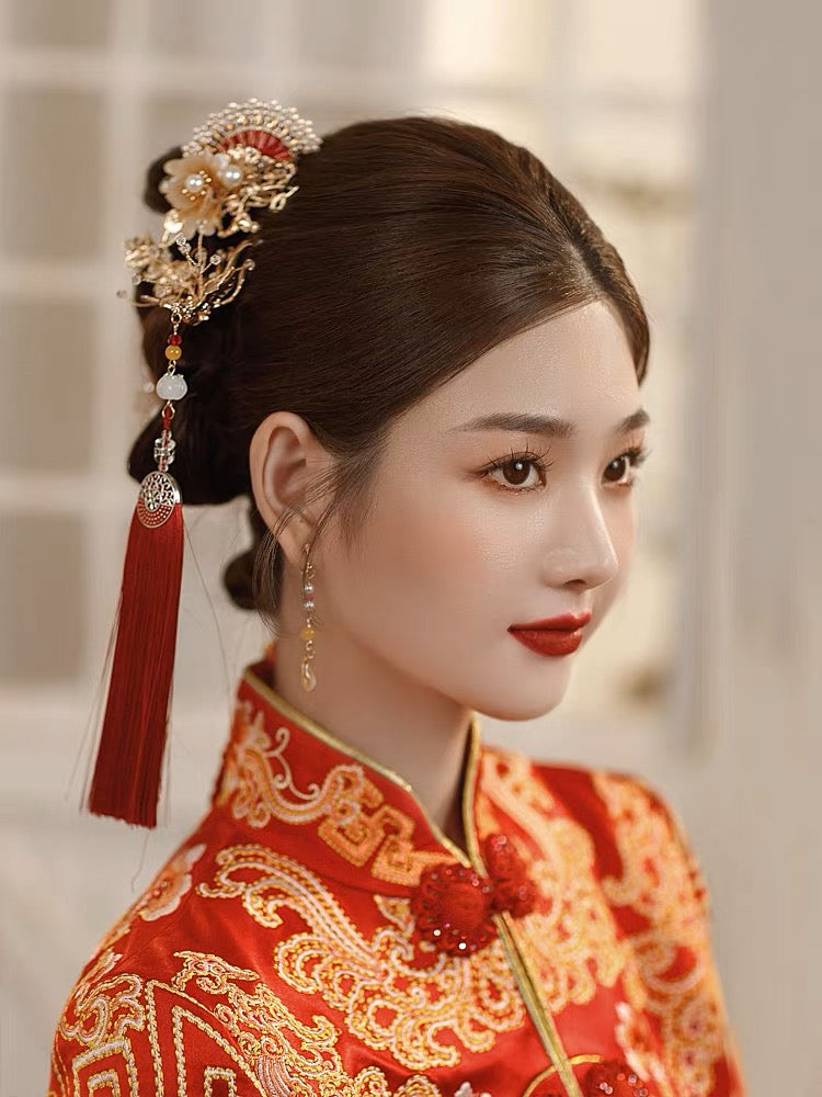 Chinese Wedding Hairpiece with Oriental Fans and Floral Details