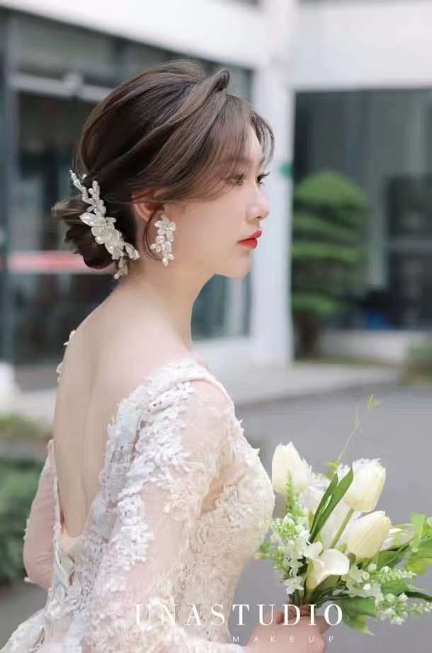 Pearl Crafted Floral Bridal Hairpieces