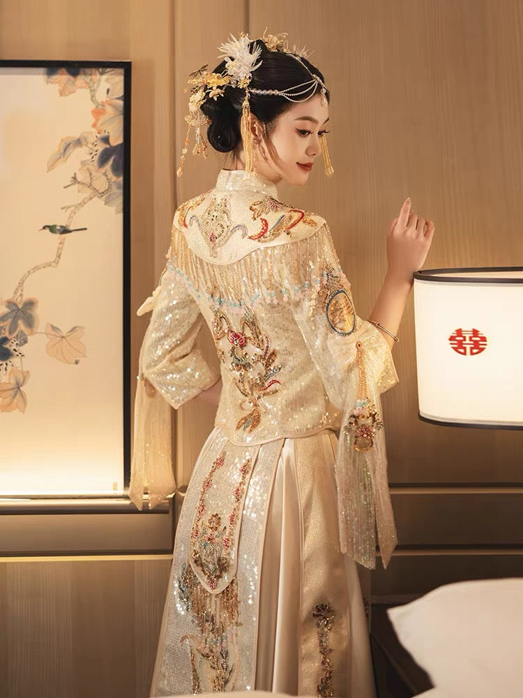 Beige Wedding Qun Kua 龍鳳卦/秀禾服 for Bride with Gold and Silver Embroidery