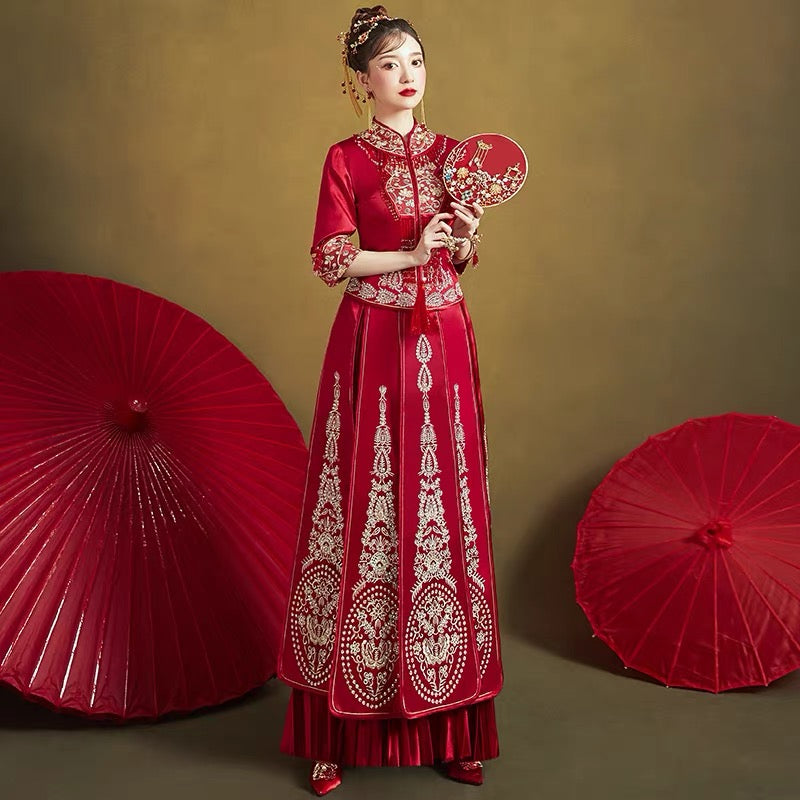 Satin Gold Embroidered Red Wedding Qun Kua 龍鳳卦/秀禾服 for Bride