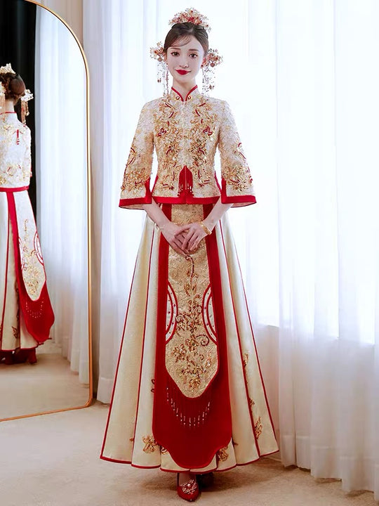 Elegant Gold White Wedding Qun Kua 龍鳳卦/秀禾服 for Bride with Lucky Red Details