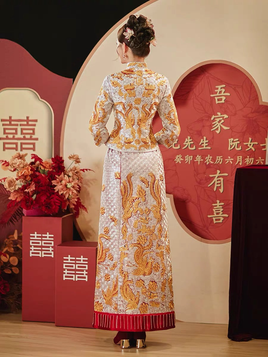 Luxe Wedding Qun Kua 龍鳳卦/秀禾服 for Bride with Lavish Red, Gold & White Detailing
