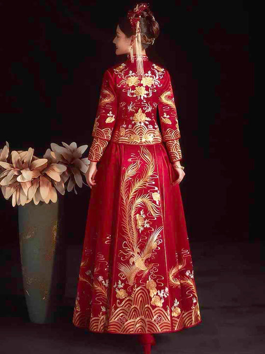 Embroidery Coat and Skirt Wedding Qun Kua 龍鳳卦/秀禾服 With Phoenix for Bride in Elegant Red