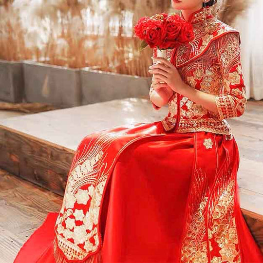 Wedding Qun Kua 龍鳳卦/秀禾服 for Bride with Shiny Floral Embroidery